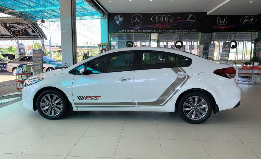 KIA CERATO 2016, MT