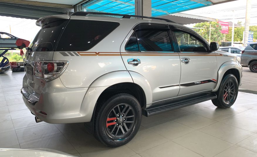 TOYOTA FORTUNER 2015 MÁY DẦU, MT