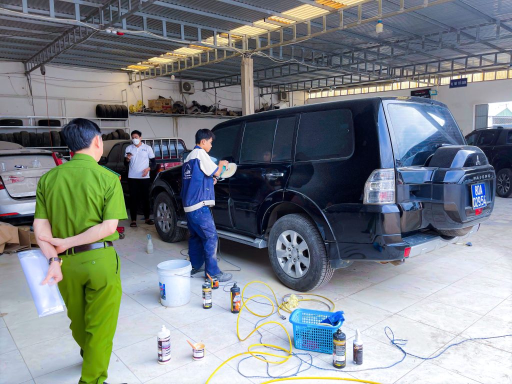 Xế Hộp Salon Ô tô